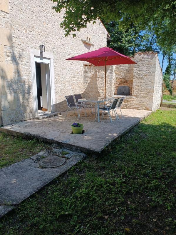 La Petite Maison Matha Exterior photo